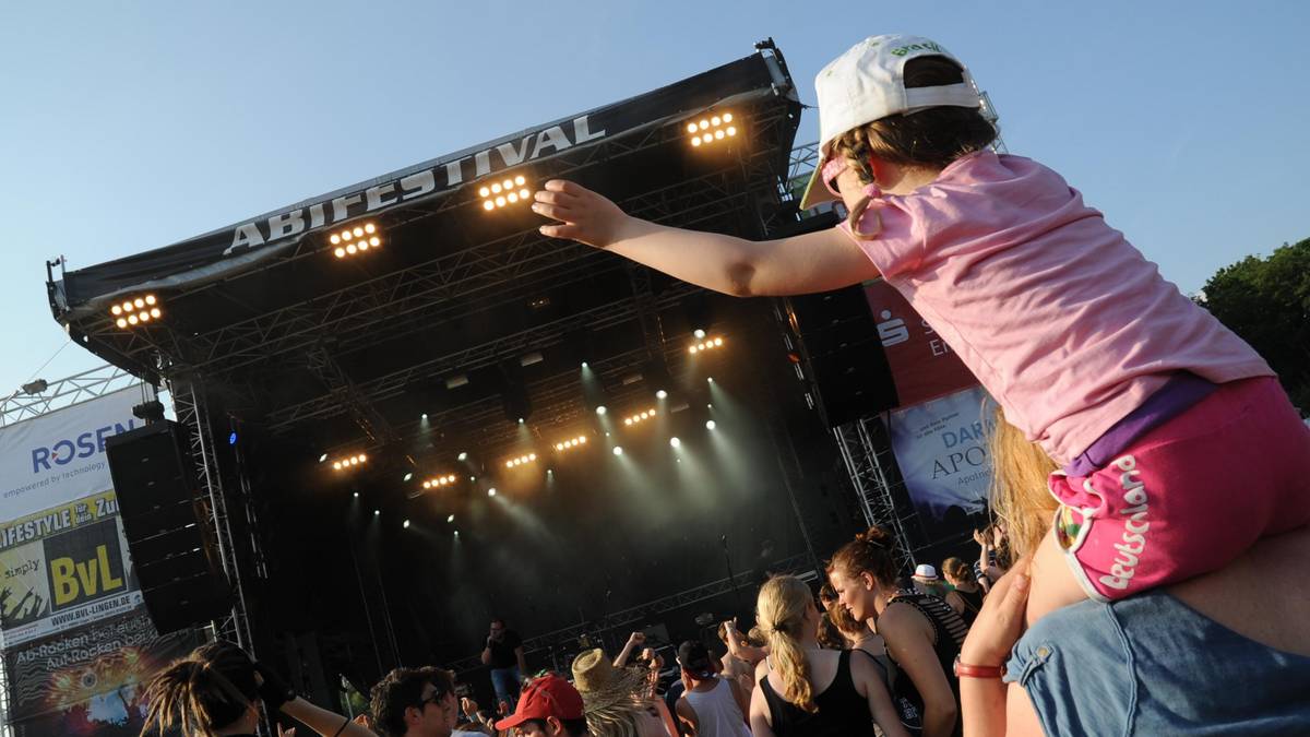 Beim Festival Lautfeuer treten viele verschiedene Band und Solosänger auf.